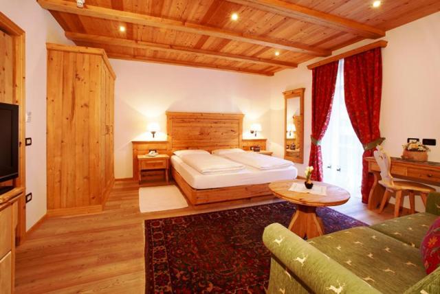 Hotel Corona Krone Selva di Val Gardena Exterior foto