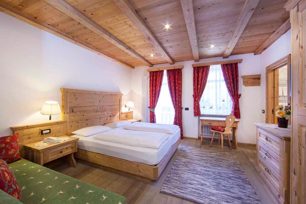 Hotel Corona Krone Selva di Val Gardena Exterior foto